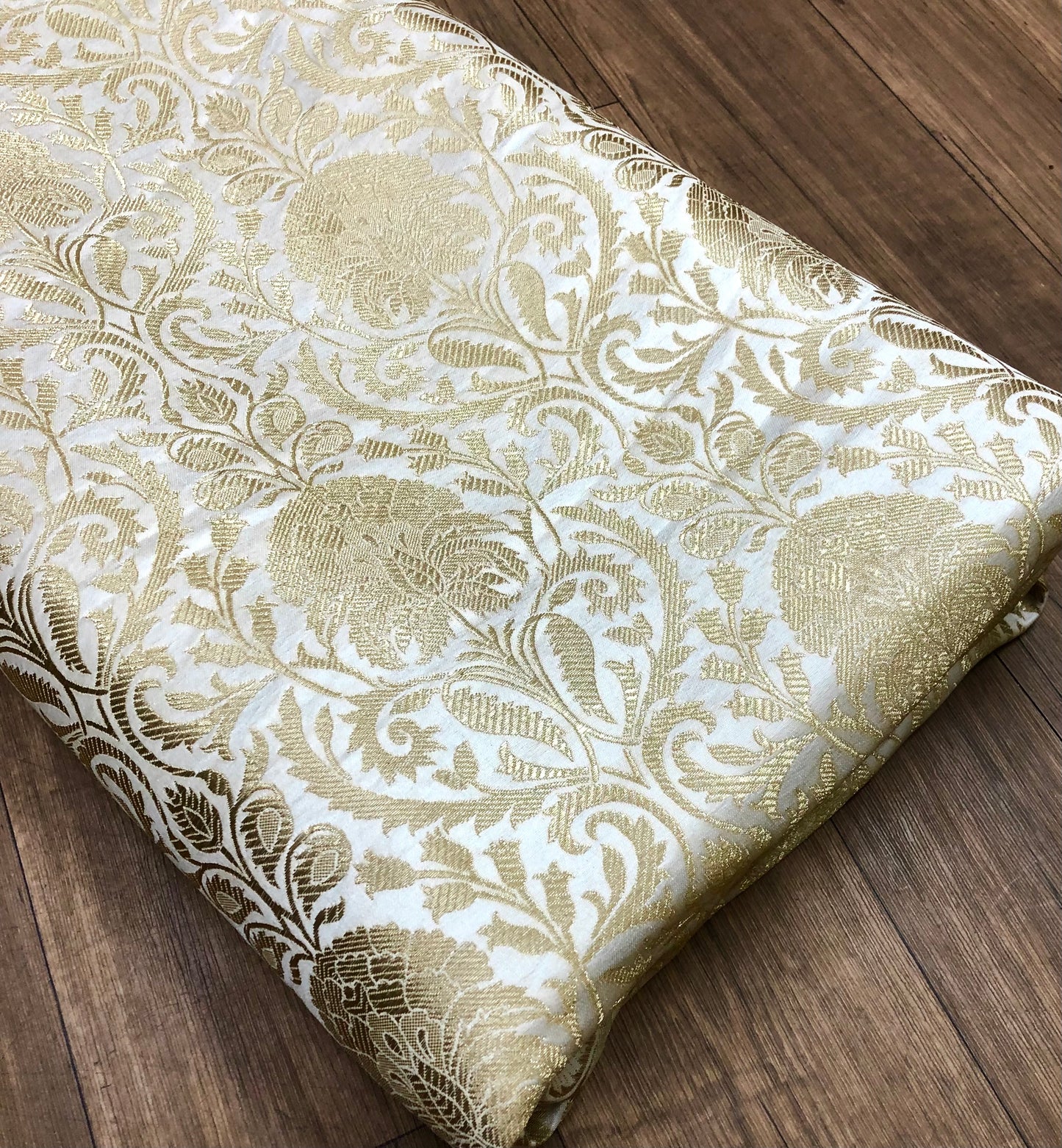 Banarasi Brocade fabric, White and Gold Rayon silk brocade, Floral brocade, Medieval fabric, Vintage textile - NFAF382