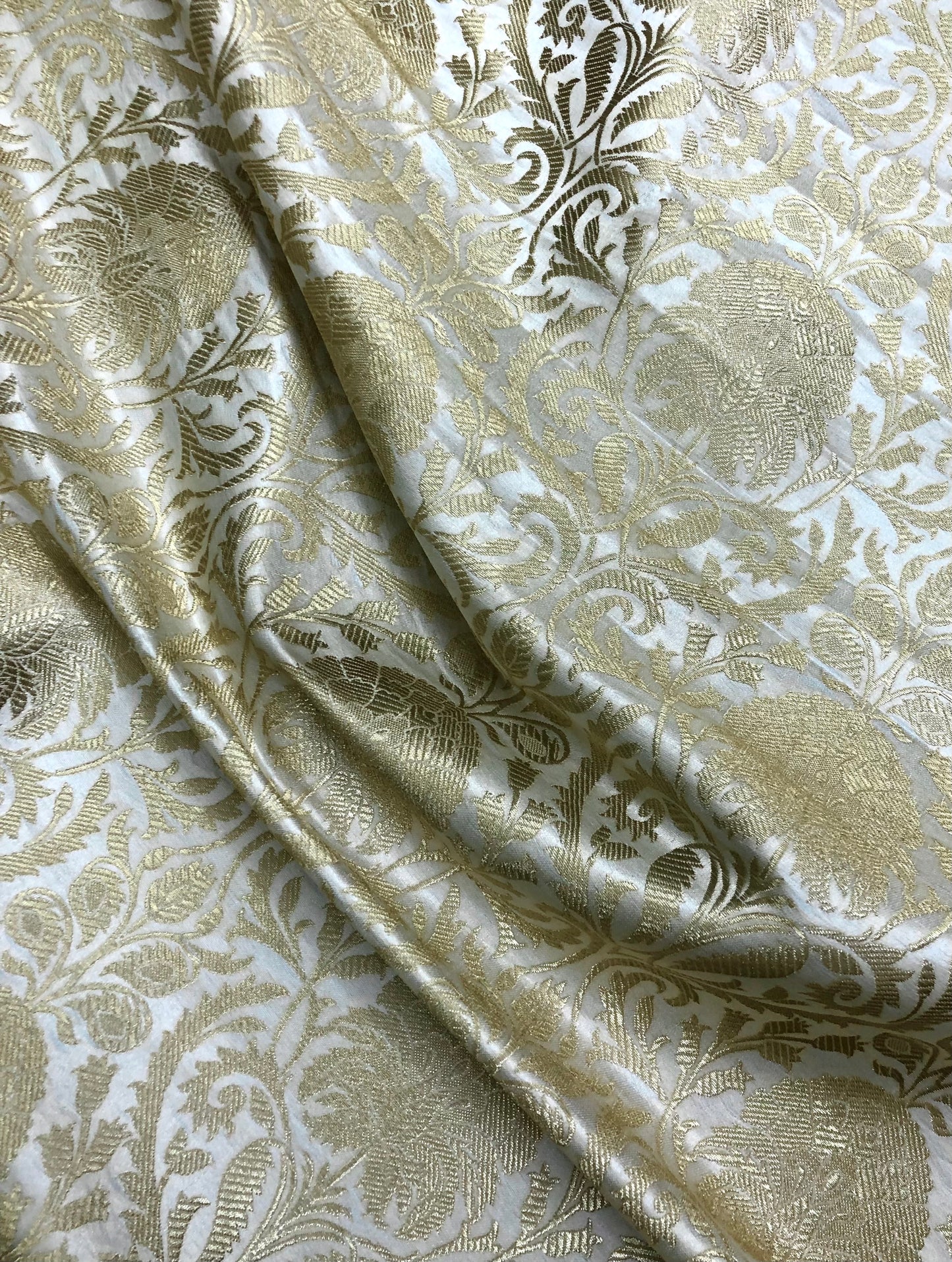 Banarasi Brocade fabric, White and Gold Rayon silk brocade, Floral brocade, Medieval fabric, Vintage textile - NFAF382