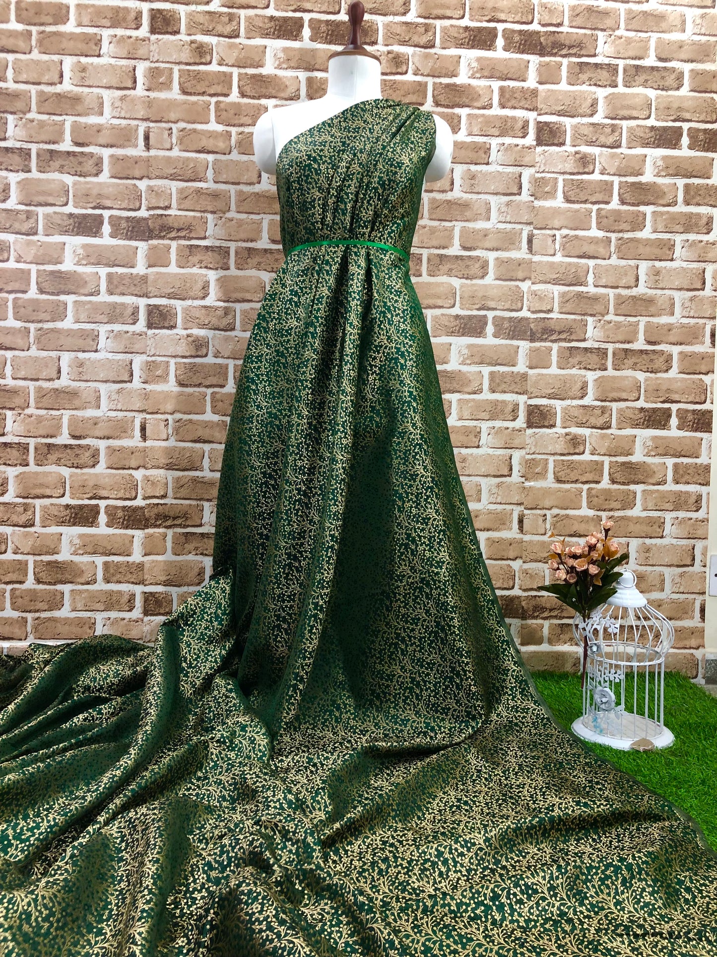 Jacquard Brocade Fabric Home Decor fabric Green Gold Christmas Fabric Wedding Indian Dress Brocade Upholstery fabric by the yard - NFAF444
