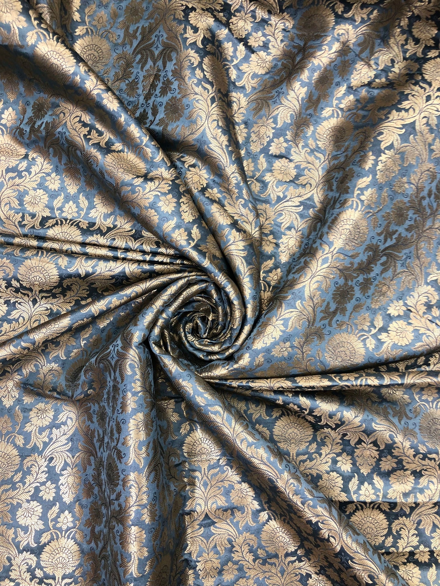 Grey and gold damask jacquard brocade fabric, Flower brocade, Rayon silk brocade, Historical fabric, Metallic brocade - NFAF440