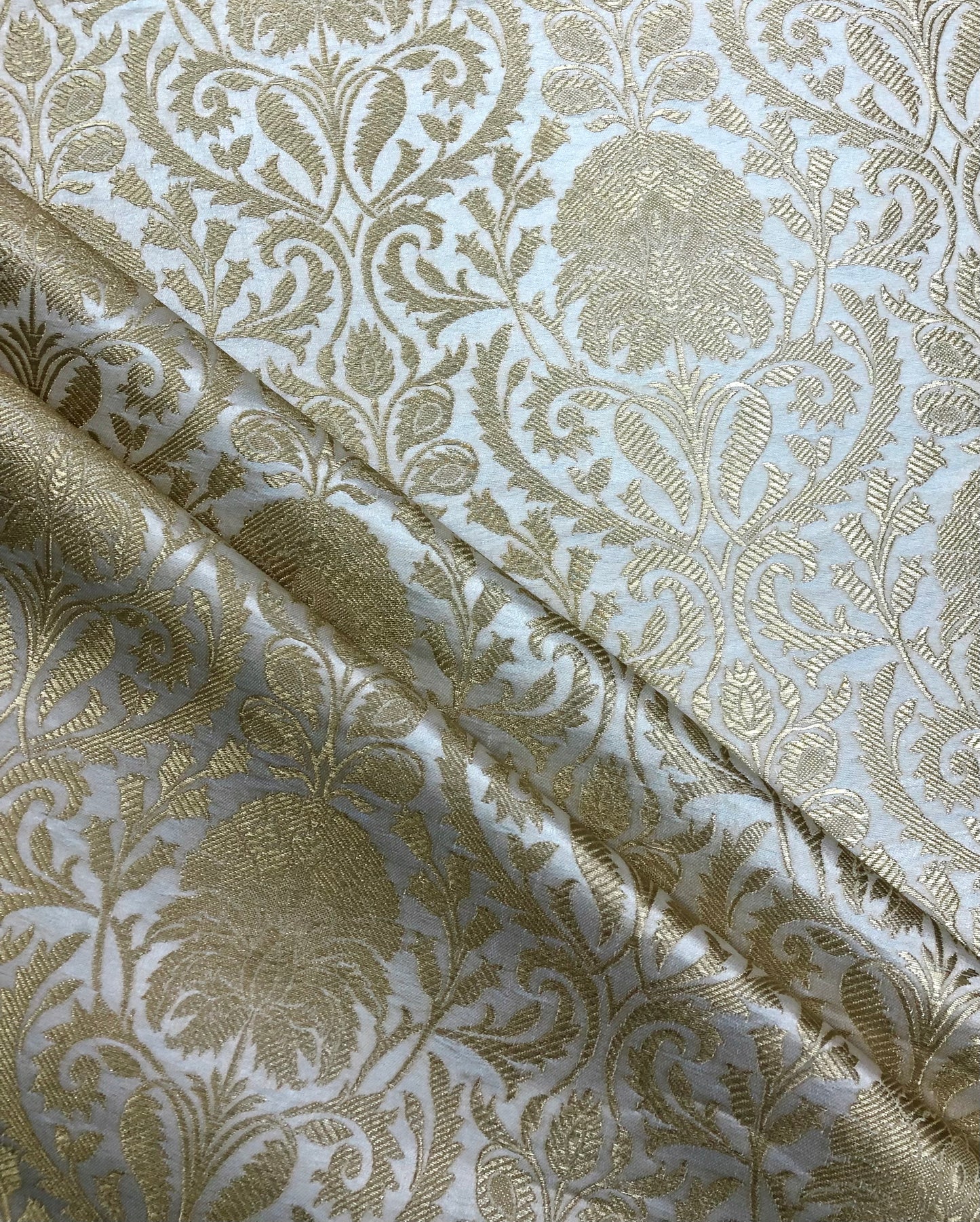 Banarasi Brocade fabric, White and Gold Rayon silk brocade, Floral brocade, Medieval fabric, Vintage textile - NFAF382