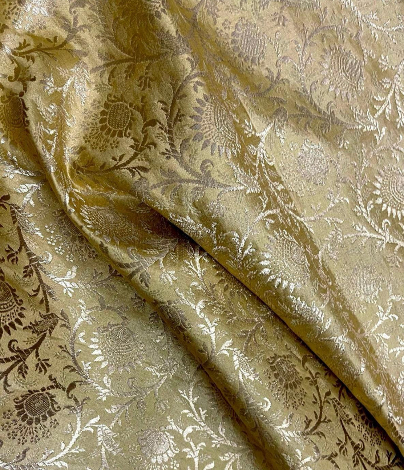 Indian Banarasi Brocade fabric, Beige and gold Jacquard fabric, Floral brocade, Home décor fabric, Wedding inspiration, Historical fabric - NFAF608