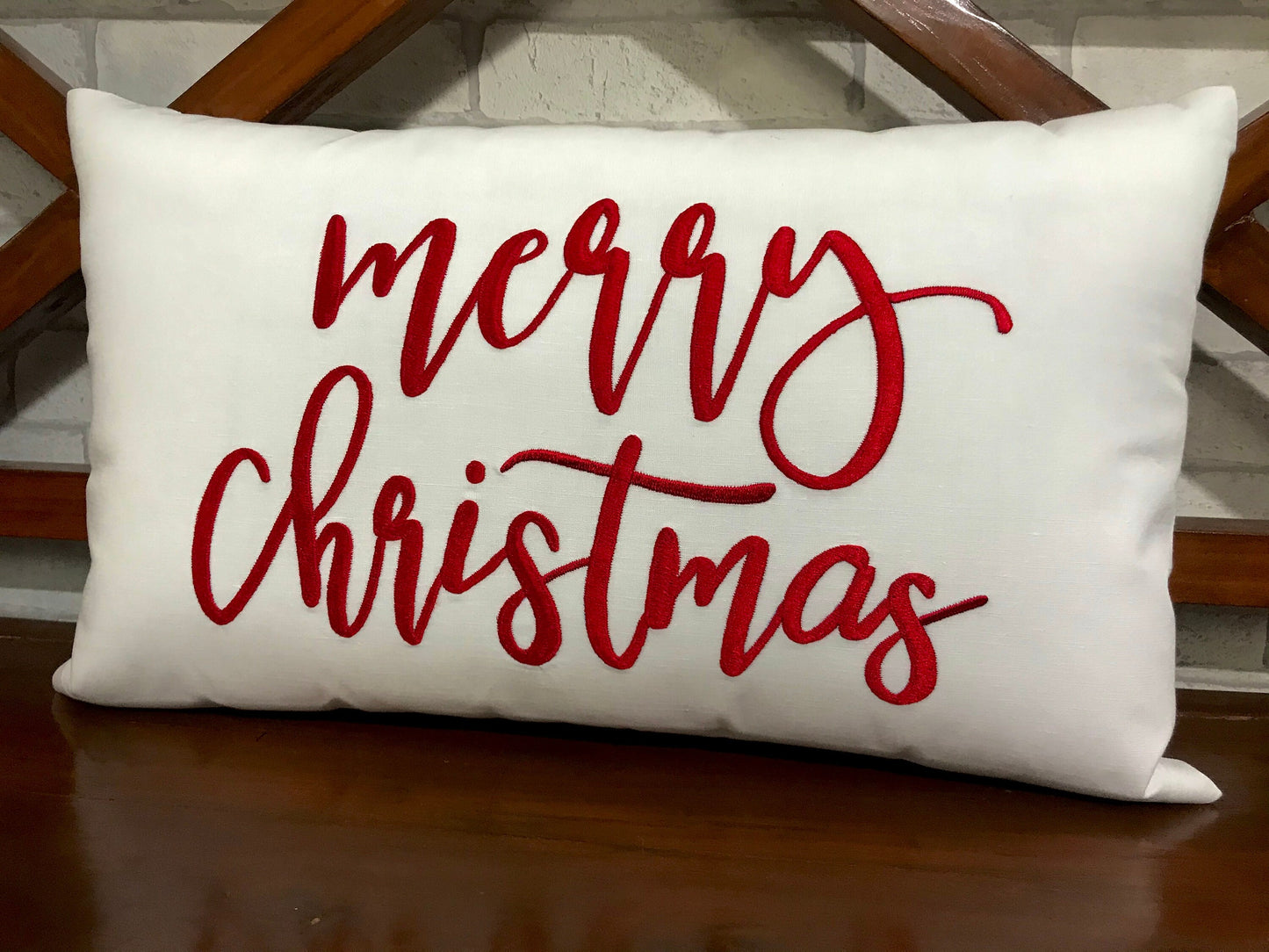 Merry Christmas Pillow, Christmas Decorations, Winter Decor, Christmas Gifts, Farmhouse decor, Cottage decor, Christmas Decor.