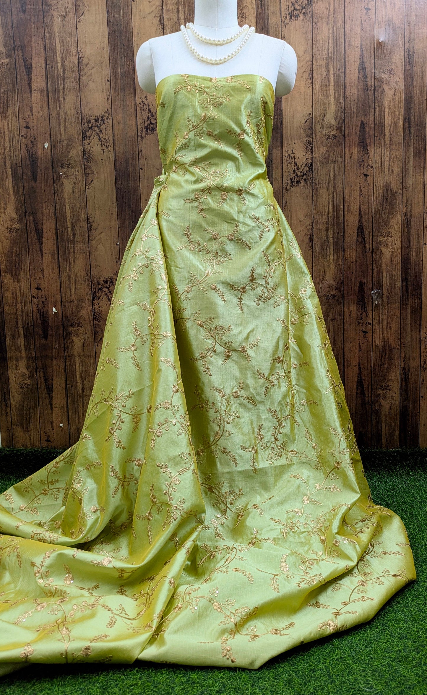 Embroidered fabric Green Gold Wedding Bridal dress fabric Gold embroidery fabric Lehenga Indian Upholstery fabric high quality rayon Silk NFAF472