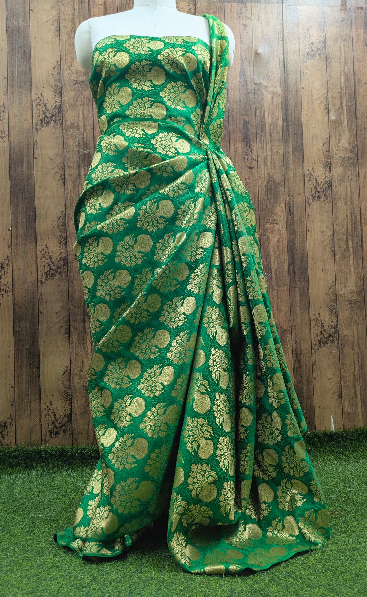 Banarasi brocade fabric, Green gold jacquard brocade fabric, Wedding inspiration, Rayon silk brocade, Historical fabric, Lace brocade - NFAF541