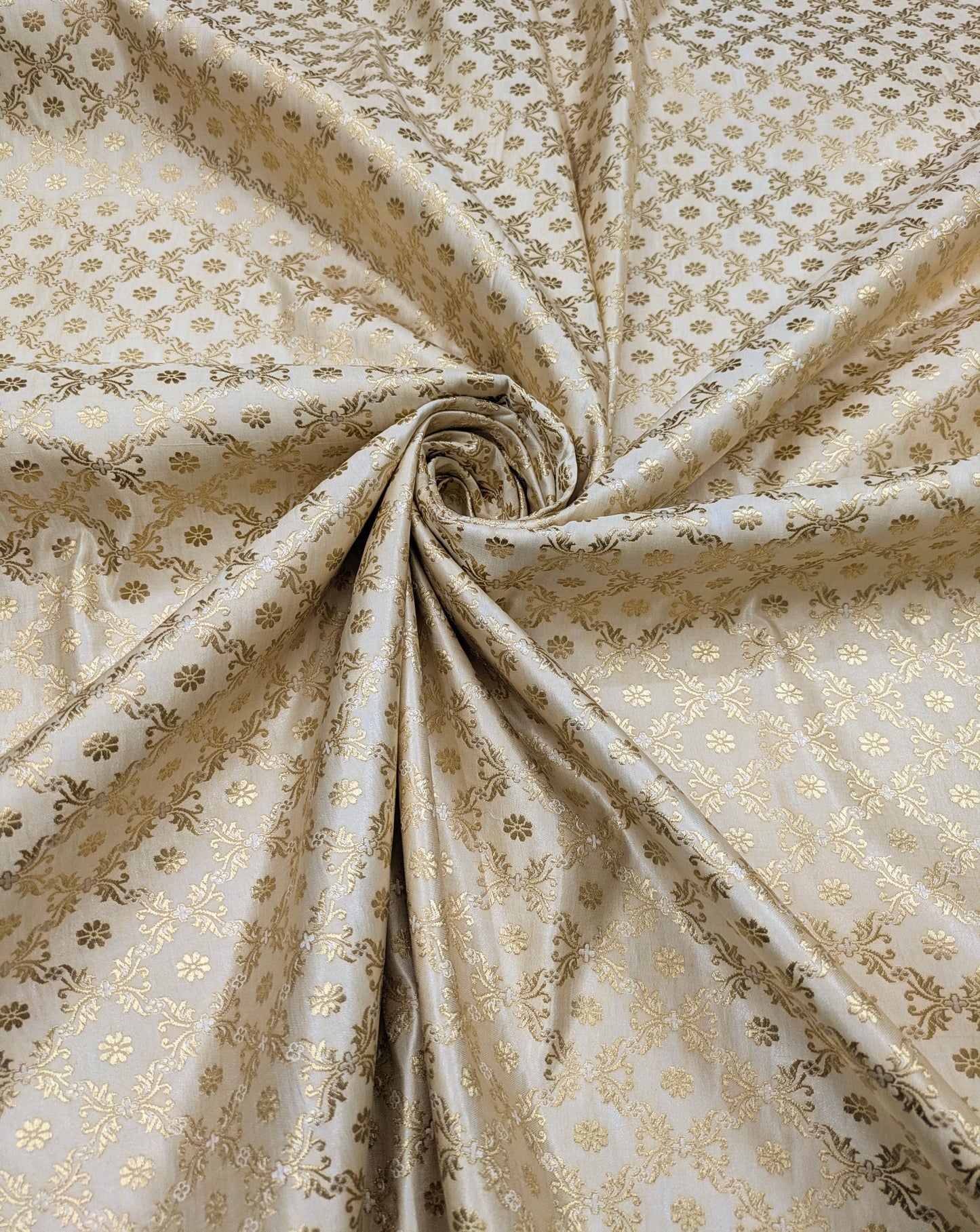 Off-White and Gold jacquard brocade fabric, Wedding inspiration, Historical fabric, Renaissance fabric, Vintage textile, Floral brocade - NFAF93