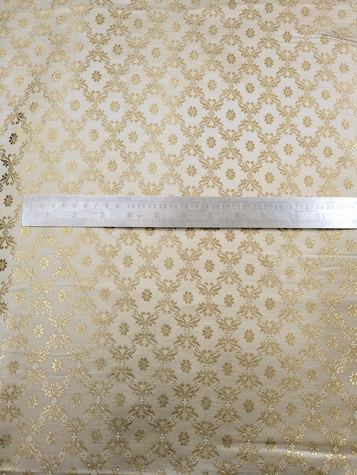 Off-White and Gold jacquard brocade fabric, Wedding inspiration, Historical fabric, Renaissance fabric, Vintage textile, Floral brocade - NFAF93