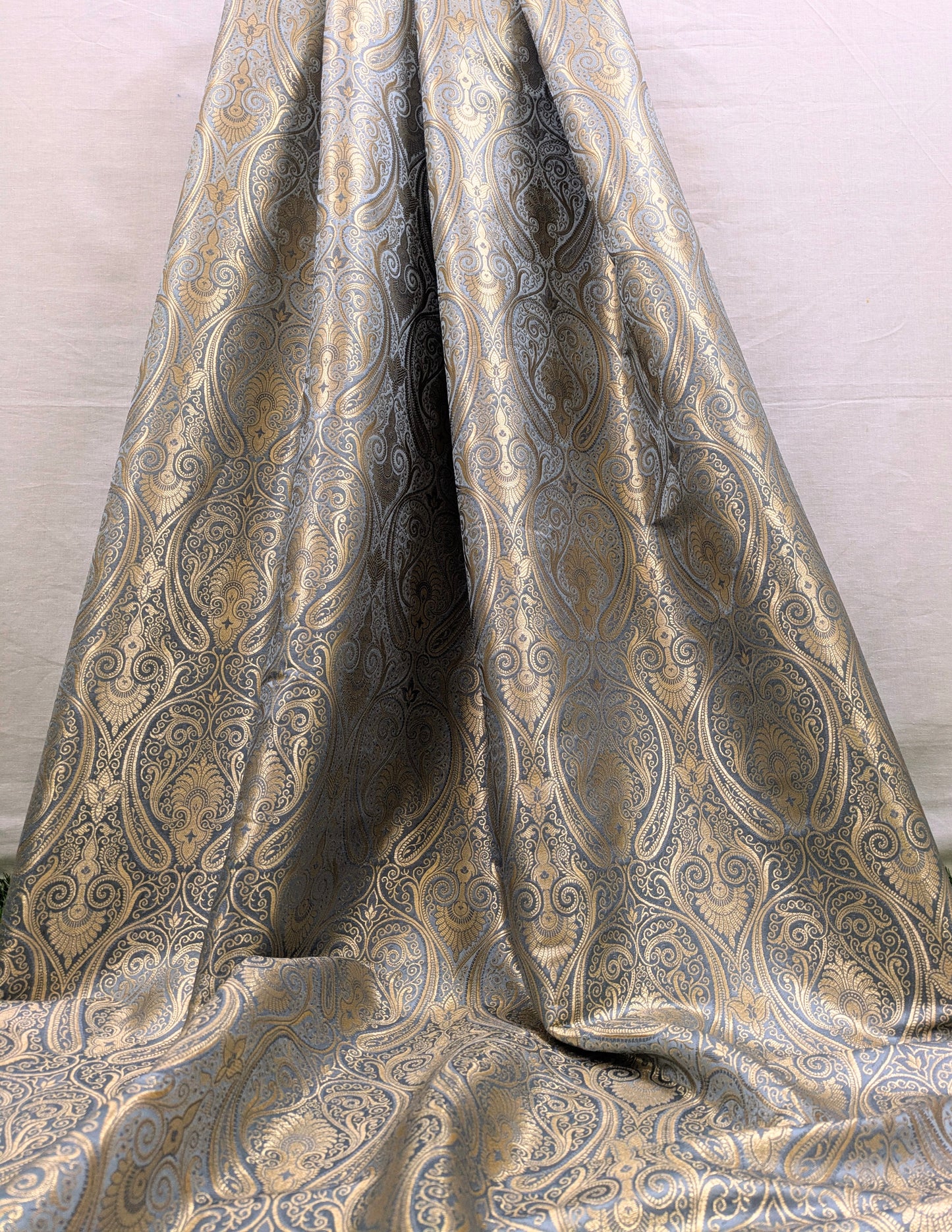 Indian Brocade Fabric, Gray gold damask jacquard brocade fabric, Wedding inspiration, Medieval fabric, Paisley brocade, Historical fabric - NFAF180