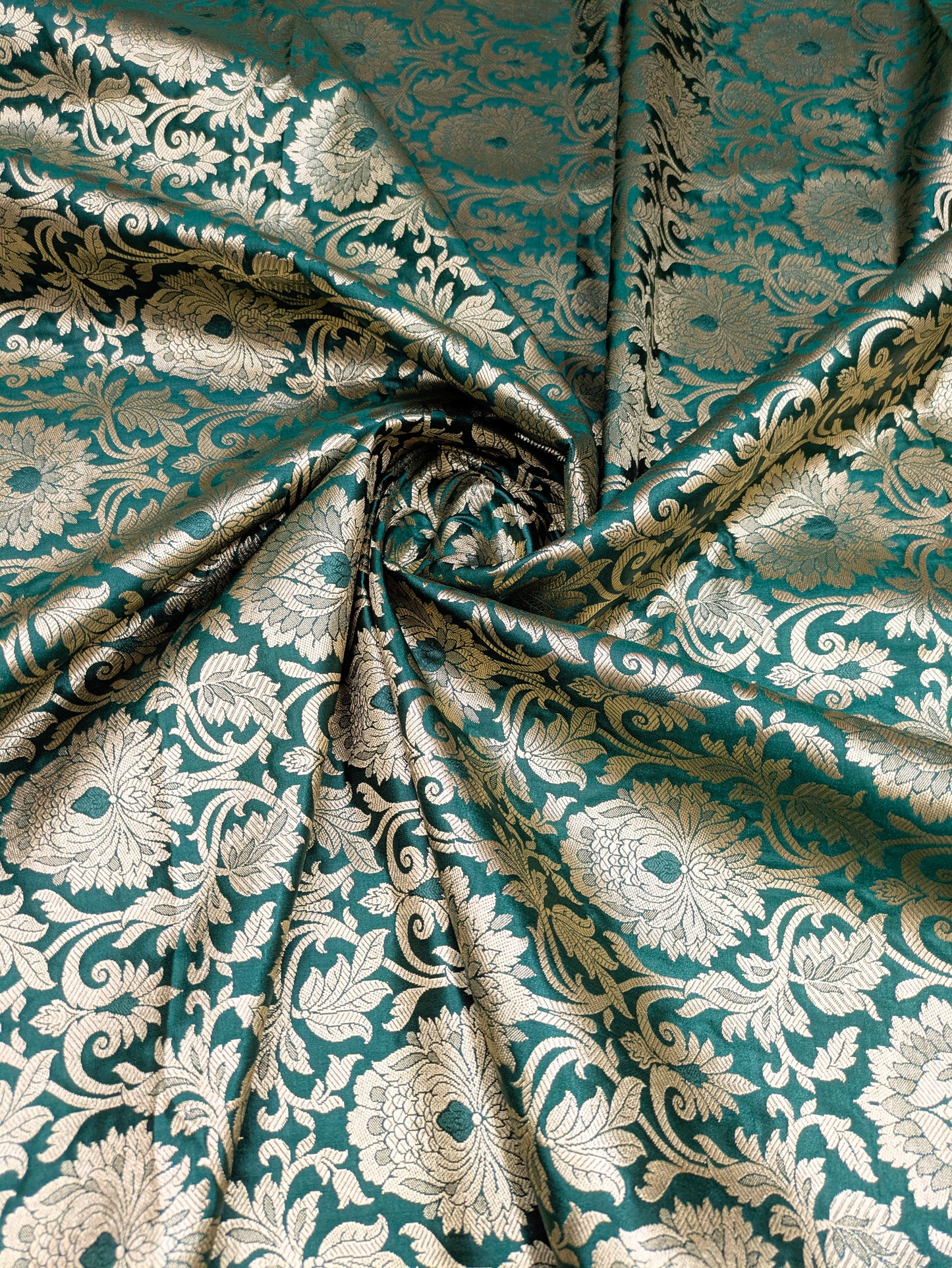 Banarasi Brocade Fabric, Green and Gold Wedding dress fabric, Rayon silk brocade, Renaissance fabric, Lace brocade, Vintage textile - NFAF542